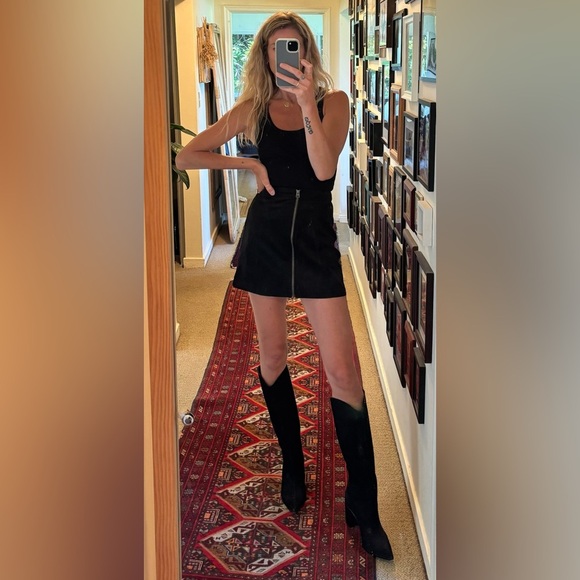 Aritzia Wilfred Free Leah High Waist A-line Faux Suede Leather Zip Up Mini Skirt - Picture 3 of 10